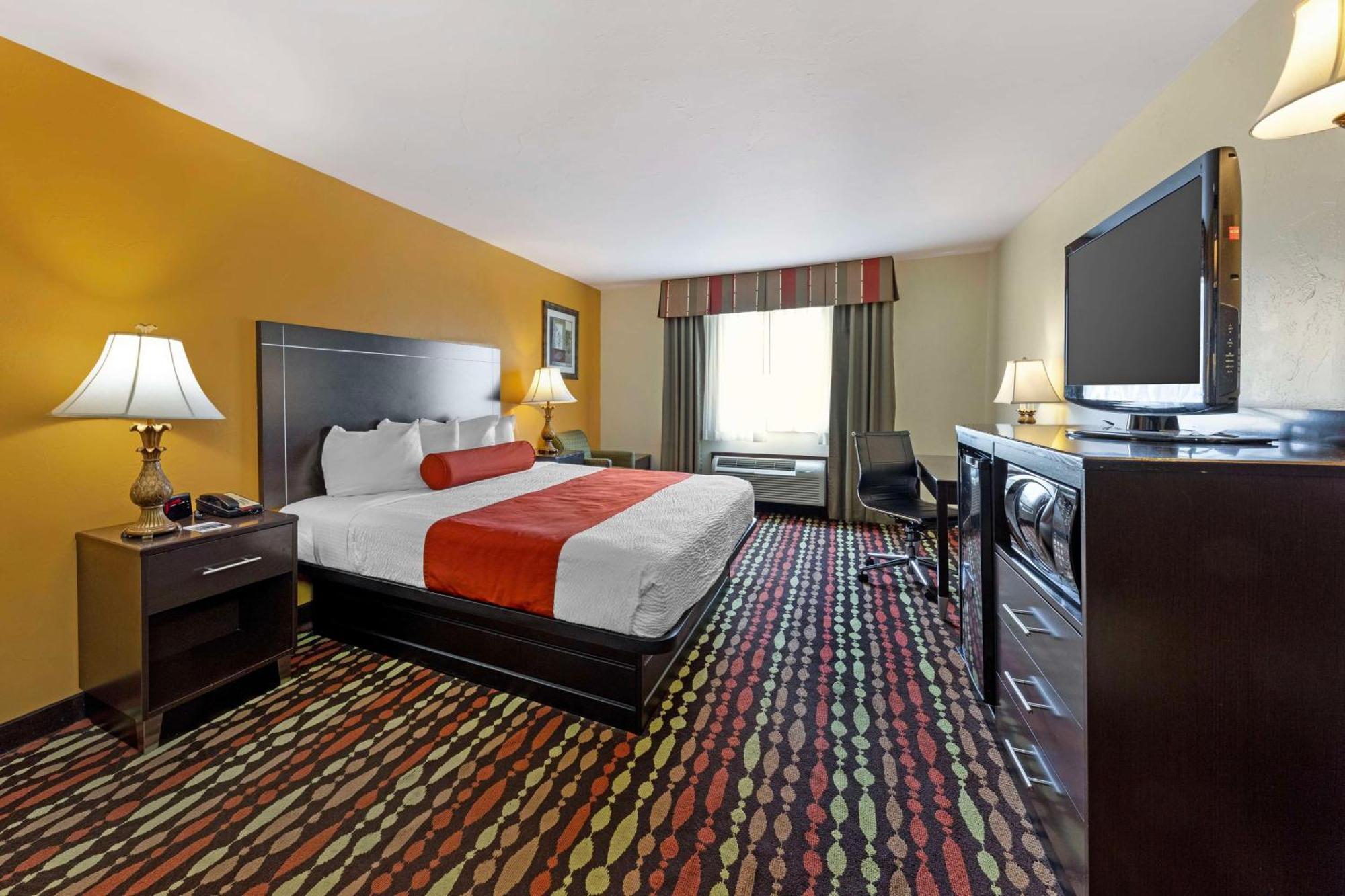 Best Western Greentree Inn & Suites Moore Exterior photo